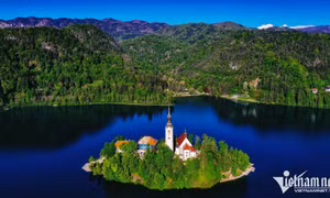 Mê mẩn với cảnh sắc thị trấn cổ Bled ở Slovenia