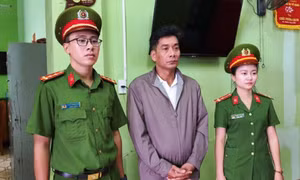 Hai lần thuê ô tô đem cầm cố