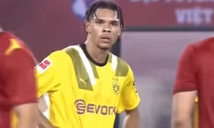 Cầu thủ Dortmund ngỡ ngàng khi trận gặp Việt Nam chỉ có 1 phút bù giờ