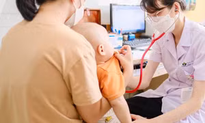 'Nợ miễn dịch' là nguyên nhân khiến trẻ ốm triền miên sau dịch COVID-19 