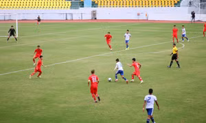 Huế và Vĩnh Phúc chia điểm trong trận mở màn
