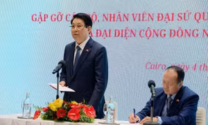 Chủ tịch nước Lương Cường gặp gỡ cán bộ, nhân viên Đại sứ quán và cộng đồng người Việt Nam tại Ai Cập