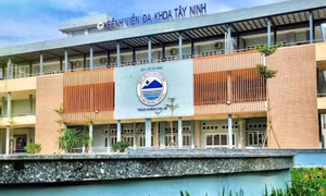 Vụ bé trai 13 tháng tuổi tử vong tại Tây Ninh, xem xét kỉ luật 2 điều dưỡng