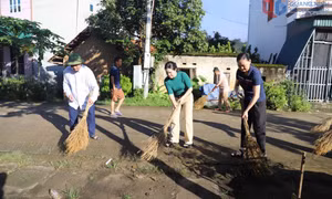 Xã Lục Hồn ra quân tổng vệ sinh môi trường chào mừng Đại hội Đảng bộ xã lần thứ I, nhiệm kỳ 2025 - 2030 