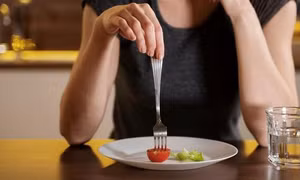 Nhịn ăn gián đoạn và những tác động đã được ghi nhận đối với sức khỏe