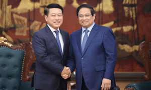 Thủ tướng: Việt Nam dành ưu tiên cao nhất cho quan hệ với Lào