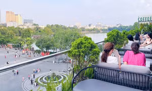 Chi tiền triệu đặt chỗ xem pháo hoa và diễu binh, diễu hành Quốc khánh 2/9