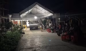 Lợp nhà bị hỏng sau bão số 5, người đàn ông ngã tử vong