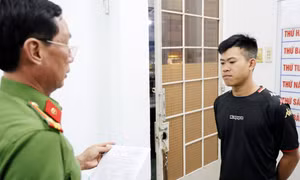Bắt giữ đối tượng cho vay lãi nặng, chụp ảnh khỏa thân con nợ để uy hiếp