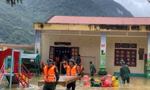 Hoàn thành sửa chữa trường học trước 1.9, tổ chức lễ khai giảng đúng thời gian