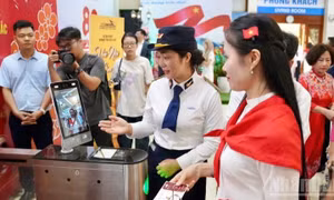 Ra mắt Đoàn tàu 5 cửa ô và hệ thống kiểm soát vé bằng công nghệ sinh trắc học