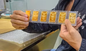 Giá vàng miếng bất ngờ lao dốc