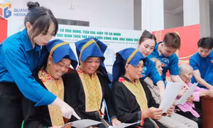 Tuổi trẻ xung kích, tiên phong hỗ trợ giải quyết TTHC