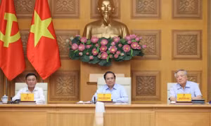 Thủ tướng: Khẩn trương hoàn thiện, trình Bộ Chính trị hai nghị quyết đột phá về giáo dục – đào tạo và chăm sóc sức khỏe nhân dân