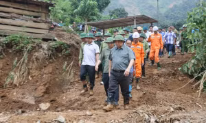 Thủ tướng: Khẩn trương nhất, quyết liệt nhất khắc phục hậu quả thiên tai