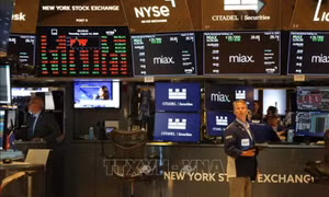 Chứng khoán Mỹ lập kỷ lục mới nhờ GDP tăng mạnh và kỳ vọng Fed, hạ lãi suất