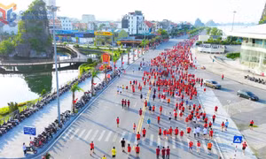 Trên 3.000 runner Hạ Long chinh phục cung đường bao biển 