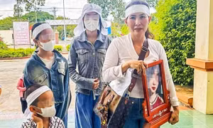 Khởi tố tài xế tông nữ sinh Vĩnh Long tử vong