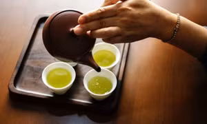 5 tác dụng phụ hay gặp nhất khi uống trà xanh và cách tránh