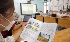Năm học 2025-2026 vẫn dùng sách giáo khoa cũ, từ năm sau học sách chỉnh sửa
