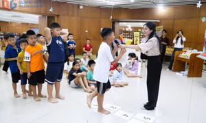 Hoạt động chuyên đề Vui học cùng sách và tiếng Anh
