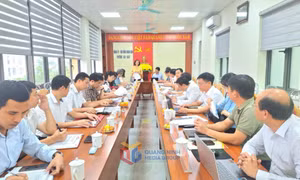 Tổ công tác của tỉnh làm việc với hai phường Bãi Cháy và Việt Hưng
