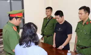 Công an Khánh Hòa bắt tạm giam 3 người nước ngoài liên quan buôn lậu sừng tê giác