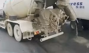 Cục trưởng Cục CSGT chỉ đạo xác minh thông tin xe bồn làm rơi bê tông tươi xuống đường
