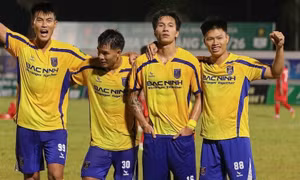 Cựu cầu thủ U23 Việt Nam lập siêu phẩm trong chiến thắng 3-1 của CLB Bắc Ninh