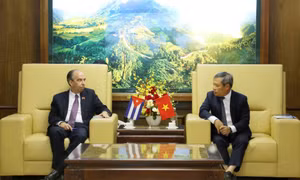 Đồng chí Bí thư Tỉnh ủy tiếp Đại sứ đặc mệnh toàn quyền nước Cộng hoà Cuba tại Việt Nam