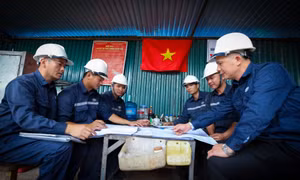 Những người khai mở "mạch nguồn năng lượng" cho đất nước