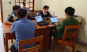 Khởi tố, bắt tạm giam thanh niên giao cấu với người dưới 16 tuổi