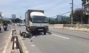 Va chạm xe tải ở Nha Trang, hành khách xe ôm công nghệ tử vong