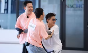 Running Man 3 tập 1: Quân A.P bị xé rách áo, Anh Tú Atus nổi bật