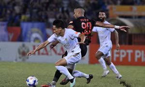 Hà Nội thua 1-2 Ninh Bình trong ngày ra mắt huấn luyện viên Harry Kewell