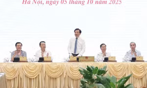 Chấn chỉnh tình trạng lạm thu tại các cơ sở giáo dục; thí điểm kinh doanh tài sản mã hoá