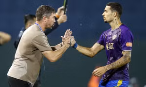 Harry Kewell thua trận thứ hai ở V.League