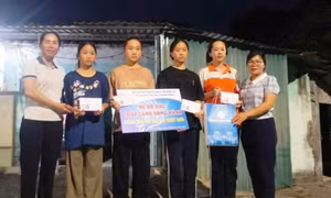 Cán bộ phụ nữ học và làm theo Bác bằng những việc làm thiết thực