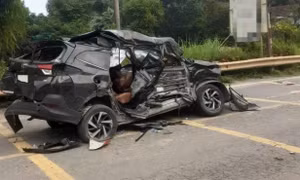 Xe ô tô bị tai nạn nghiêm trọng khi đi dâng hương, 1 người tử vong, 3 người bị thương