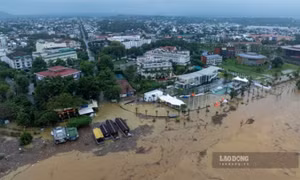 Thủ tướng chỉ đạo tuyệt đối không để người dân bị đói, rét vì mưa lũ tại Trung Bộ