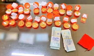 Bắt giữ nhóm thực hiện 30 vụ mua vàng thật, bán vàng giả cho các cửa hàng tại Ninh Bình
