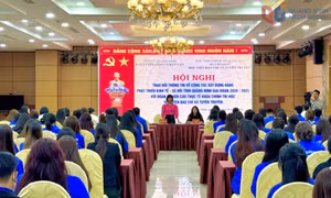  Đoàn nghiên cứu Học viện Báo chí và Tuyên truyền tìm hiểu thành tựu phát triển tỉnh Quảng Ninh 
