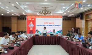  Kỳ 1: Giữ vững bản lĩnh giữa dòng xoáy thông tin