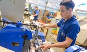 Doanh nghiệp lo chi phí tăng thêm với giá điện hai thành phần