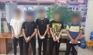 Nhóm thanh thiếu niên mang hung khí đi giải quyết mâu thuẫn nhưng chém nhầm người