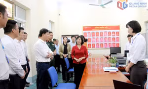 Phó Bí thư Thường trực Tỉnh ủy Trịnh Thị Minh Thanh làm việc tại xã Hải Sơn và phường Móng Cái 1