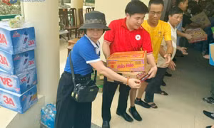 Nhiều đoàn thiện nguyện Quảng Ninh hỗ trợ người dân bị lũ lụt tại Thái Nguyên, Bắc Ninh