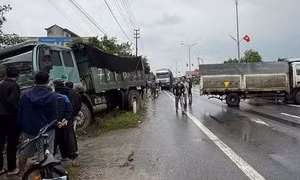 Va chạm liên hoàn giữa 3 ô tô trên Quốc lộ 1