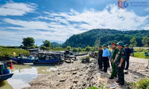 Phó Chủ tịch UBND tỉnh Nguyễn Văn Công kiểm tra công tác phòng, chống bão tại khu vực Móng Cái