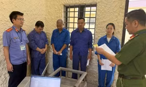 Phó Giám đốc Bệnh viện Phổi Hà Nội làm giả bệnh án lao phổi cho tội phạm